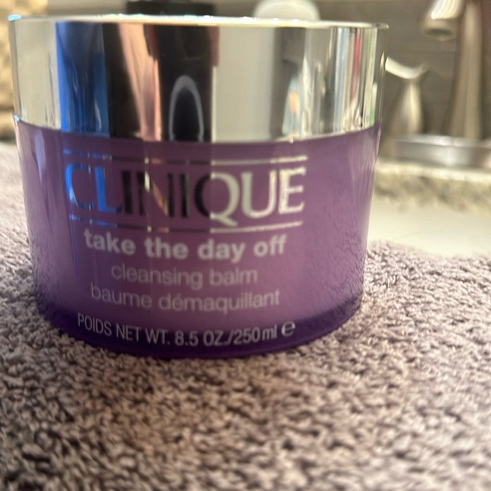 Clinique Take the day off. 8.5 cleansing balm